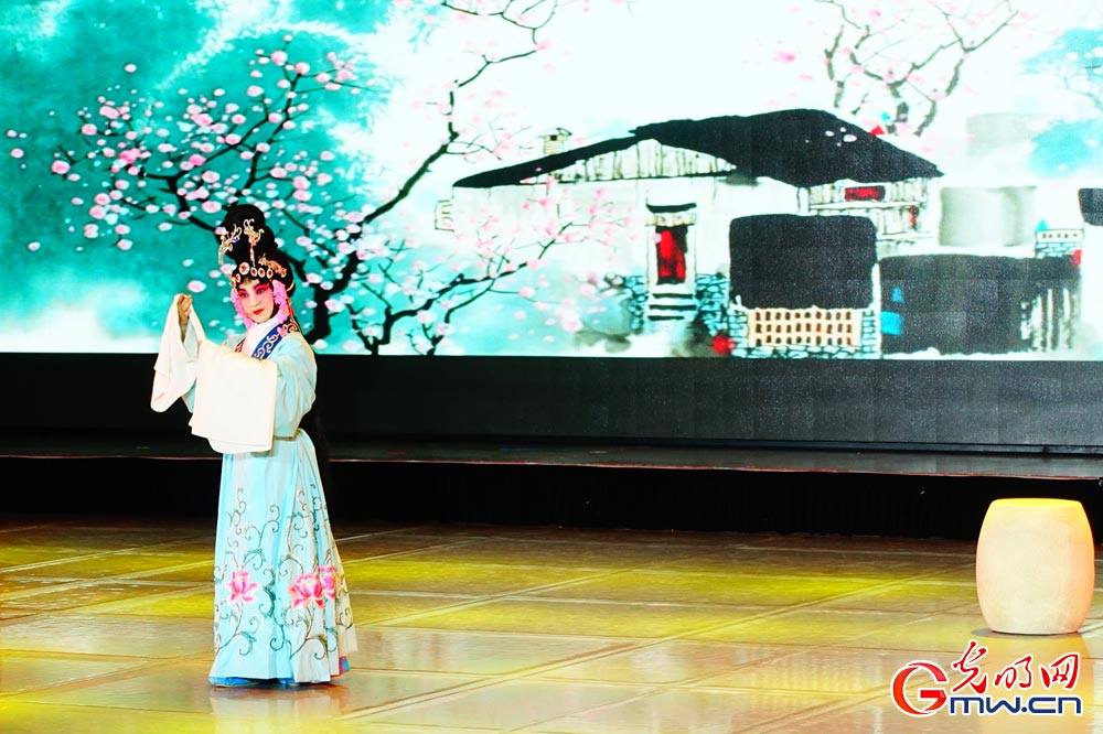 儿童版大型豫剧《花木兰》在京首演