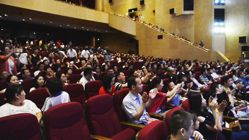 《西柏坡组歌》二改研讨会在深圳举行