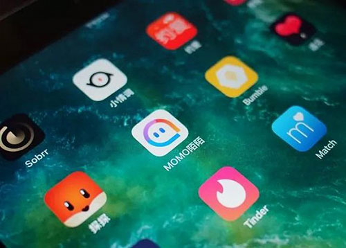【网罗文艺日报】站在十字街头，直播答题将何去何从