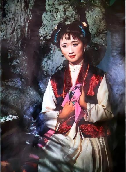 香菱像秦可卿意味了什么？