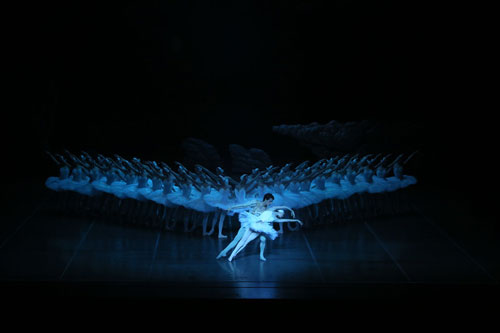 上海芭蕾舞“天鹅军团”让世界瞩目东方