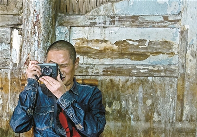 著名摄影师陈锦镜头下的茶馆人生与市井风情