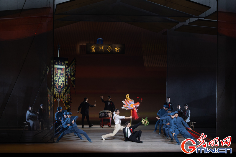 舞剧《海的一半》在北京保利剧院上演​