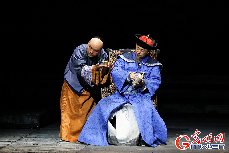 廉政题材话剧《于成龙》在北京保利剧院演出