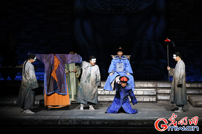 廉政题材话剧《于成龙》在北京保利剧院演出