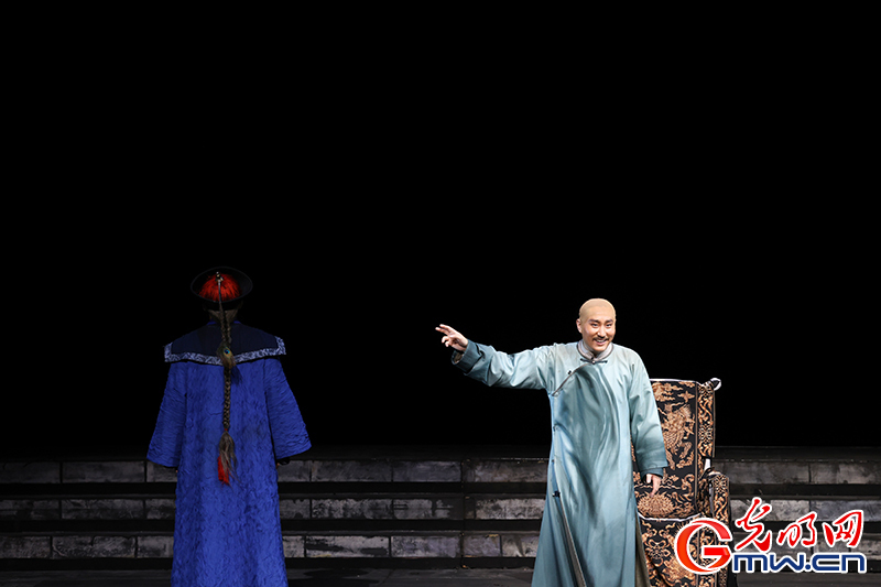 廉政题材话剧《于成龙》在北京保利剧院演出