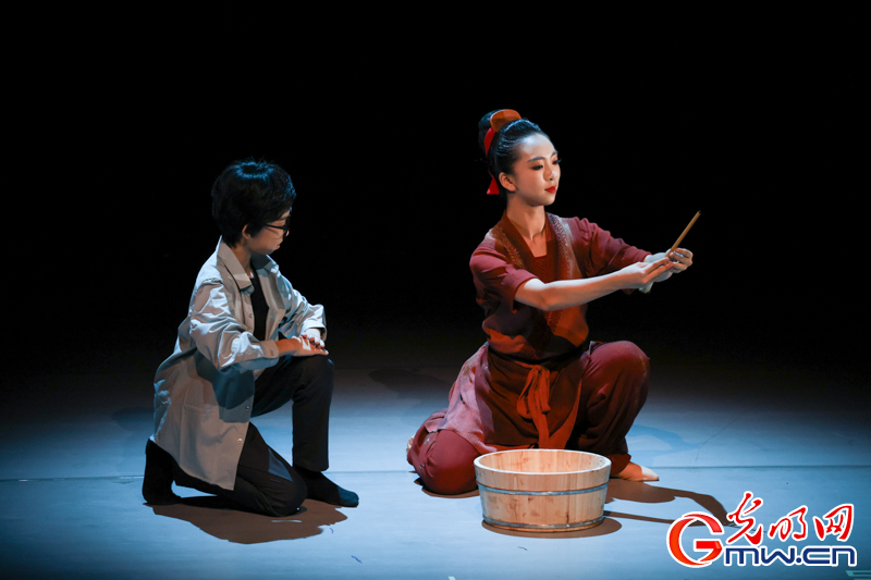 《只此青绿》少儿版在北京首演