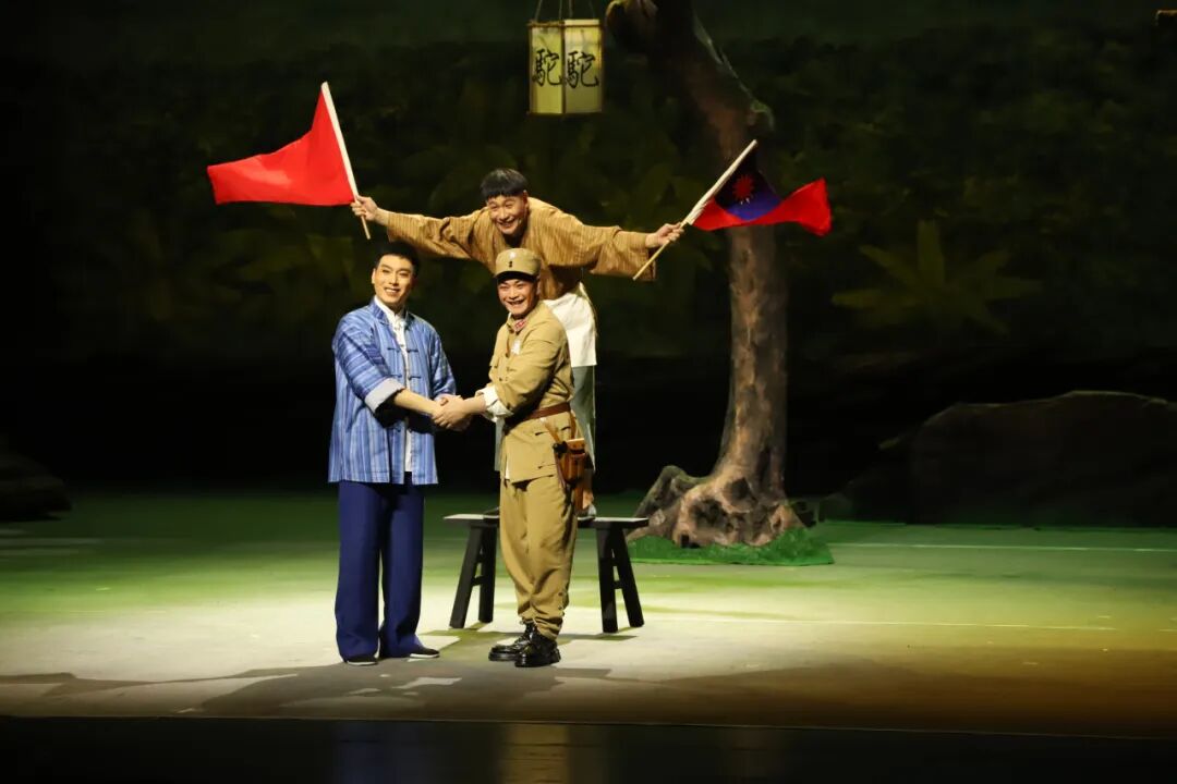 哪个不过客，“驼哥”是主人——25年后再看粤剧《驼哥的旗》