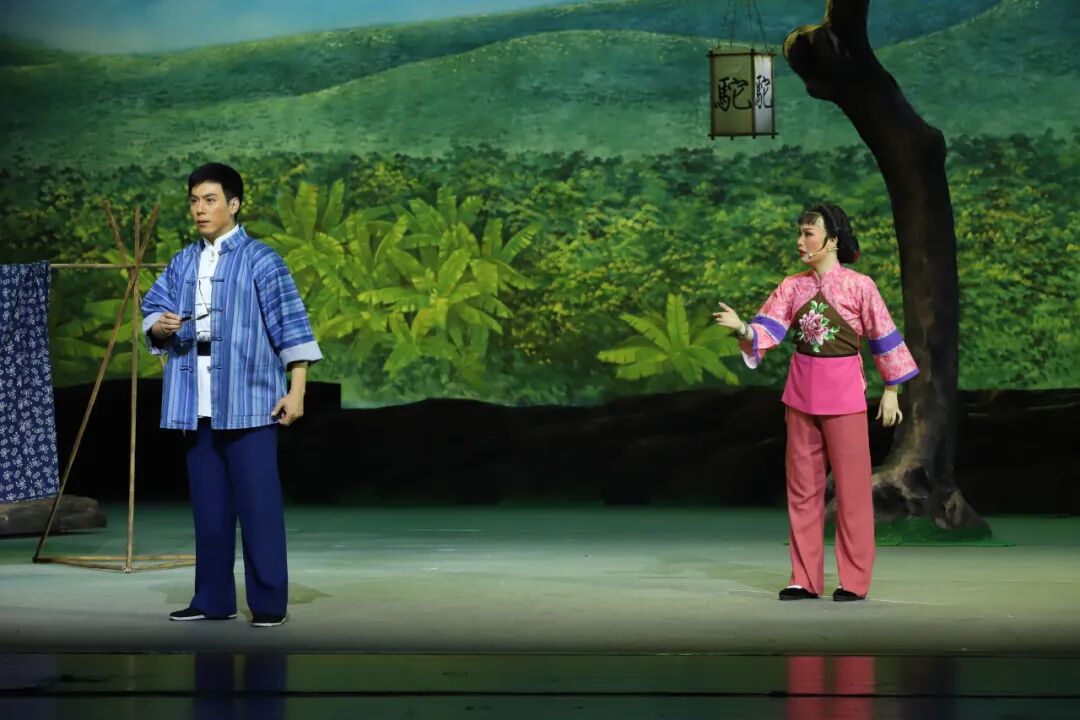 哪个不过客，“驼哥”是主人——25年后再看粤剧《驼哥的旗》