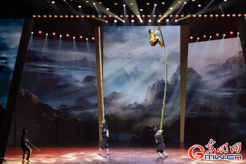 “艺苑撷英——2025年全国优秀青年艺术人才展演”杂技专场在二七剧场上演 “艺苑撷英——2025年全国优秀青年艺术人才展演”杂技专场在二七剧场上演