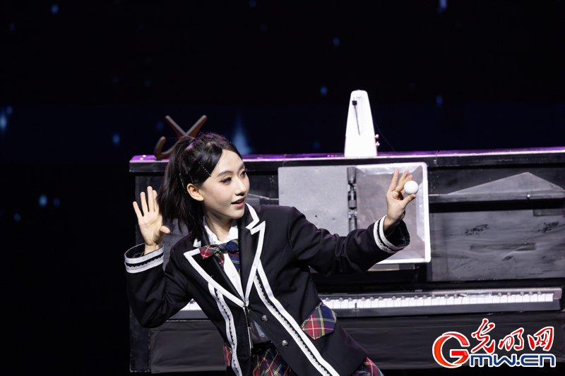 “艺苑撷英——2025年全国优秀青年艺术人才展演”杂技专场在二七剧场上演 “艺苑撷英——2025年全国优秀青年艺术人才展演”杂技专场在二七剧场上演