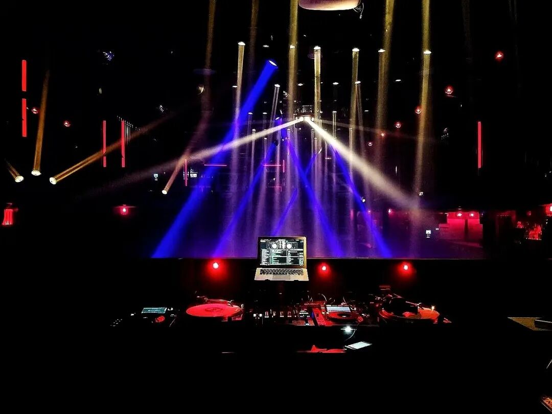 谈论舞美的好坏,而非规模的大小 谈论舞美的好坏,而非规模的大小