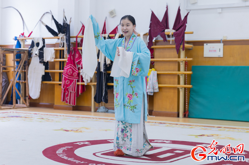 《白蛇新语》戏曲表演工作坊在中国戏曲学院启动 《白蛇新语》戏曲表演工作坊在中国戏曲学院启动