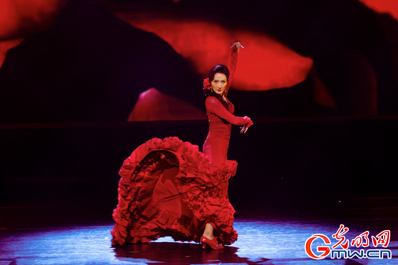 歌舞秀《东方·乐五洲》在京上演