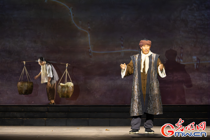 话剧《赶大营》亮相梅兰芳大剧院,第七届全国少数民族文艺会演正式开启 话剧《赶大营》亮相梅兰芳大剧院,第七届全国少数民族文艺会演正式开启