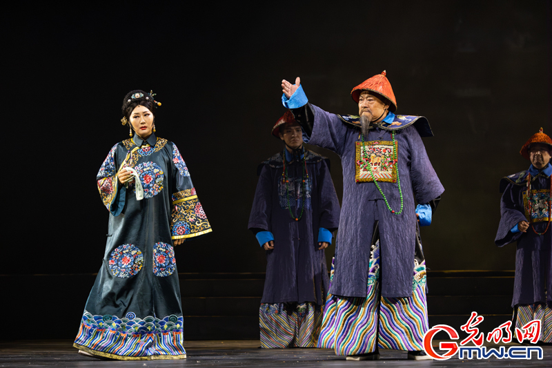 话剧《赶大营》亮相梅兰芳大剧院,第七届全国少数民族文艺会演正式开启 话剧《赶大营》亮相梅兰芳大剧院,第七届全国少数民族文艺会演正式开启