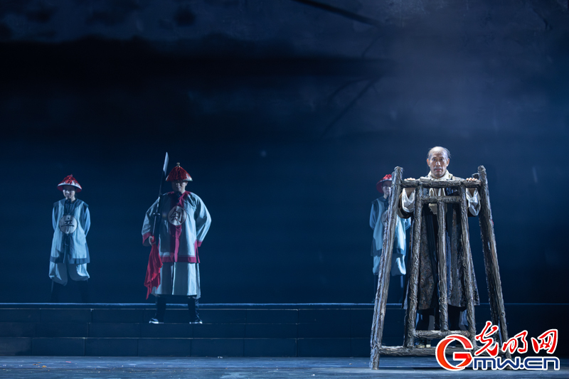 话剧《赶大营》亮相梅兰芳大剧院,第七届全国少数民族文艺会演正式开启 话剧《赶大营》亮相梅兰芳大剧院,第七届全国少数民族文艺会演正式开启