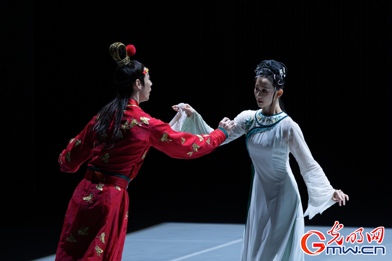 舞剧《红楼梦》在京上演,谱写民族共融文艺新篇 舞剧《红楼梦》在京上演,谱写民族共融文艺新篇