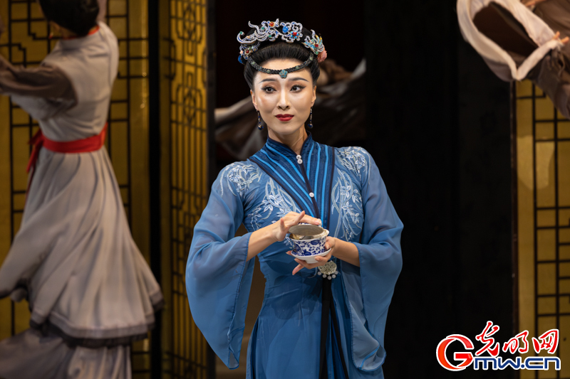 舞剧《红楼梦》在京上演,谱写民族共融文艺新篇 舞剧《红楼梦》在京上演,谱写民族共融文艺新篇
