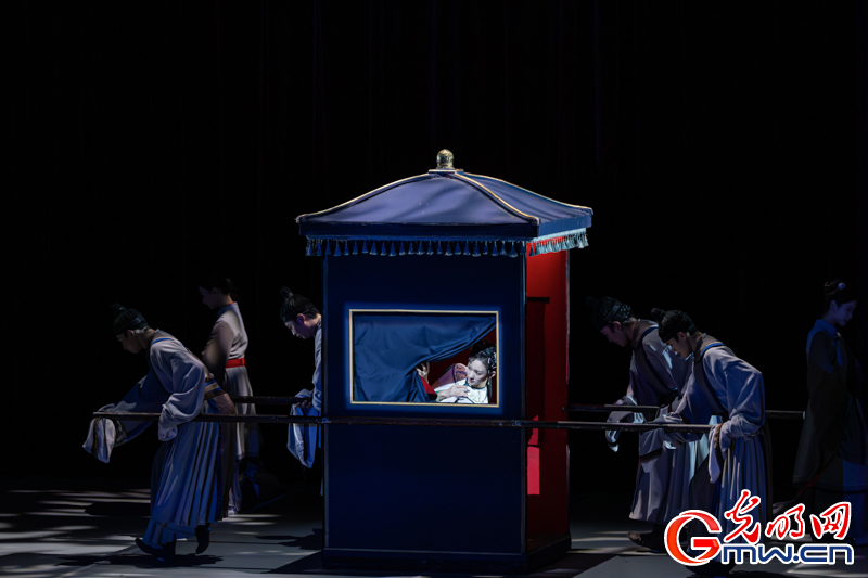 舞剧《红楼梦》在京上演,谱写民族共融文艺新篇 舞剧《红楼梦》在京上演,谱写民族共融文艺新篇