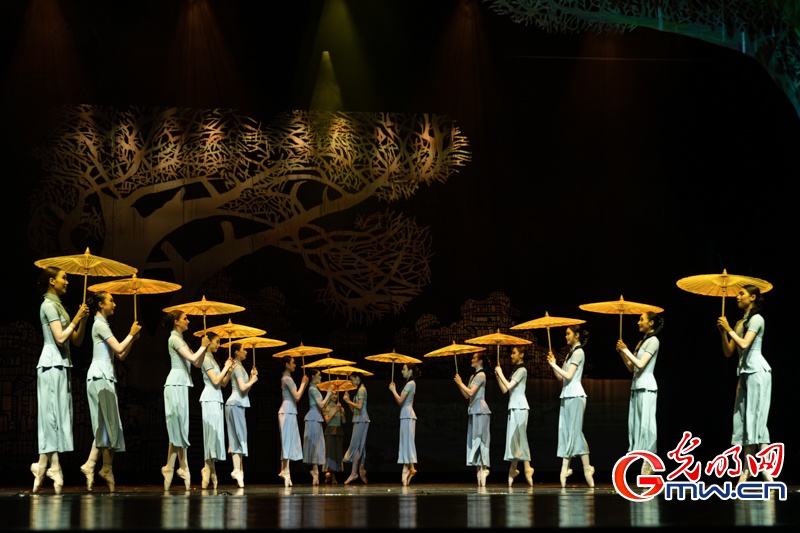 芭蕾舞剧《归来红菱艳》在京上演，演绎足尖上的民族壮歌