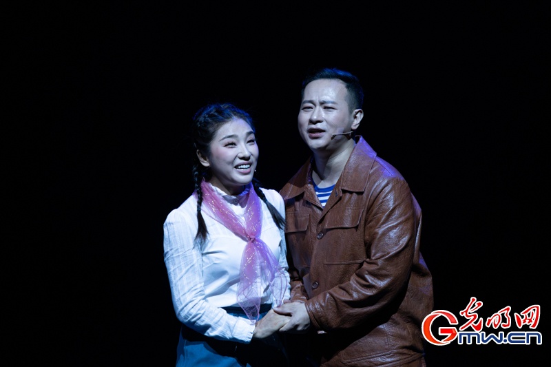 歌剧《青春铸剑221》在京上演,弘扬“两弹一星”精神 歌剧《青春铸剑221》在京上演,弘扬“两弹一星”精神