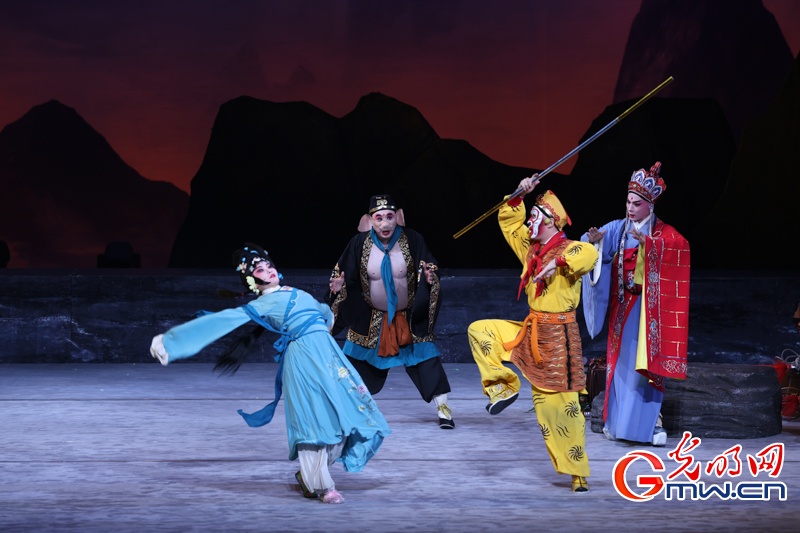 婺剧《三打白骨精》亮相中央歌剧院,西游故事焕新颜 婺剧《三打白骨精》亮相中央歌剧院,西游故事焕新颜