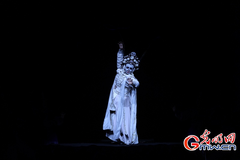 婺剧《三打白骨精》亮相中央歌剧院,西游故事焕新颜 婺剧《三打白骨精》亮相中央歌剧院,西游故事焕新颜
