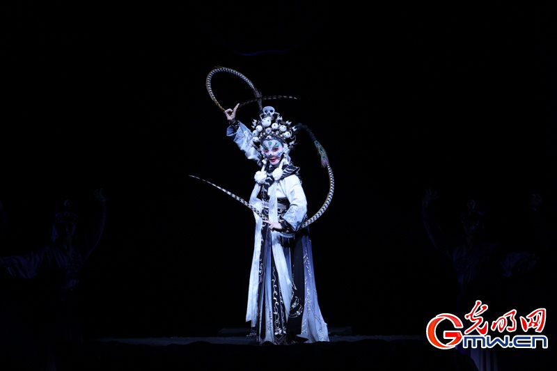 婺剧《三打白骨精》亮相中央歌剧院,西游故事焕新颜 婺剧《三打白骨精》亮相中央歌剧院,西游故事焕新颜