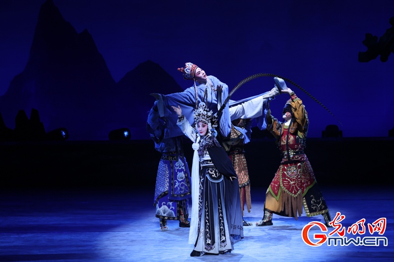 婺剧《三打白骨精》亮相中央歌剧院,西游故事焕新颜 婺剧《三打白骨精》亮相中央歌剧院,西游故事焕新颜