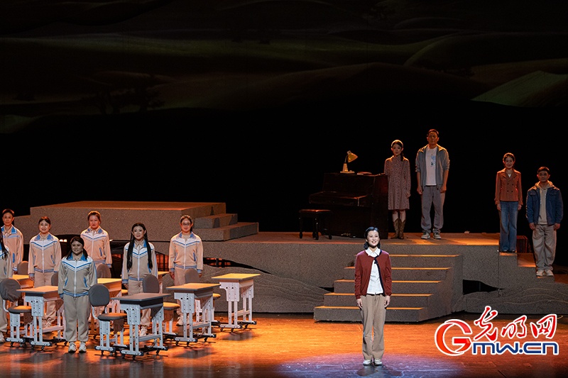 话剧《大漠日记》在京上演,演绎西部支教群体奉献之歌 话剧《大漠日记》在京上演,演绎西部支教群体奉献之歌