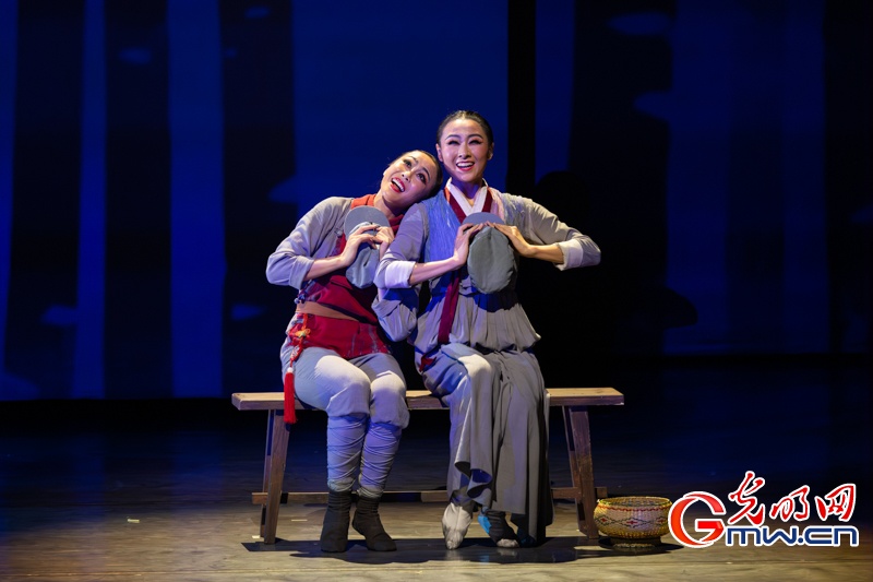 舞剧《傲雪长白》在京上演,以针线为刃织绣抗联烽火 舞剧《傲雪长白》在京上演,以针线为刃织绣抗联烽火