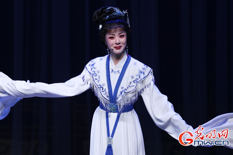 生、旦、净、丑同台竞艺：青年戏曲的一次集中亮相