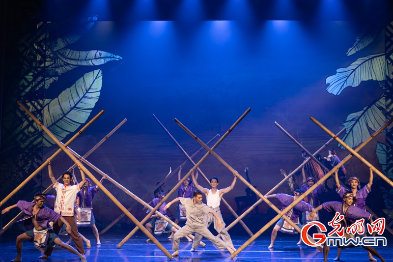 舞蹈诗《共同家园》在京上演,演绎人与自然和谐新篇 舞蹈诗《共同家园》在京上演,演绎人与自然和谐新篇