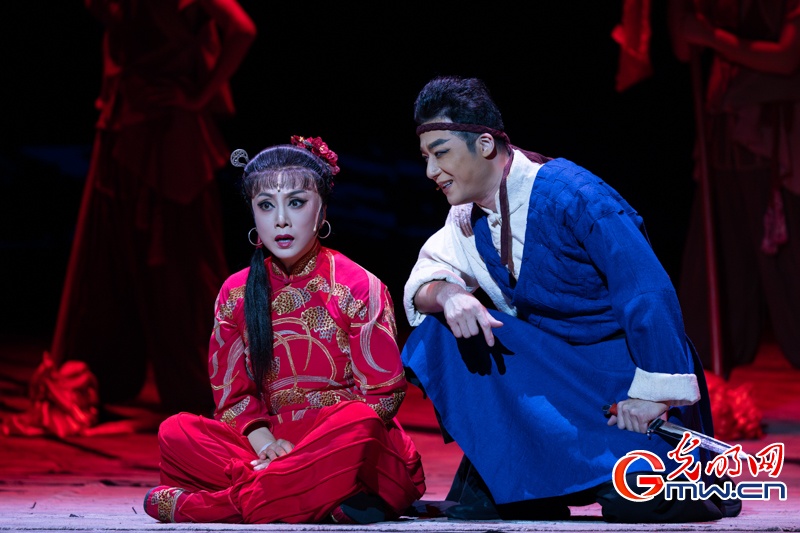京剧《红高粱》在京上演,抒写百姓抗战故事 京剧《红高粱》在京上演,抒写百姓抗战故事