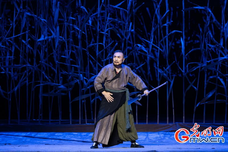 京剧《红高粱》在京上演,抒写百姓抗战故事 京剧《红高粱》在京上演,抒写百姓抗战故事