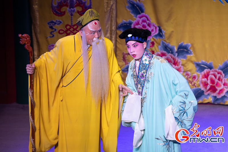 创新戏剧《白蛇新语》亮相湖广会馆，中外青年共演京剧经典